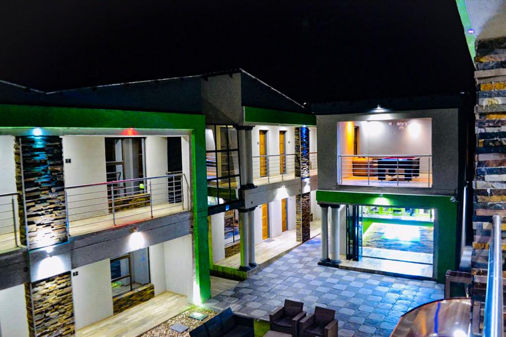De Breeze Guest Lodge Facility